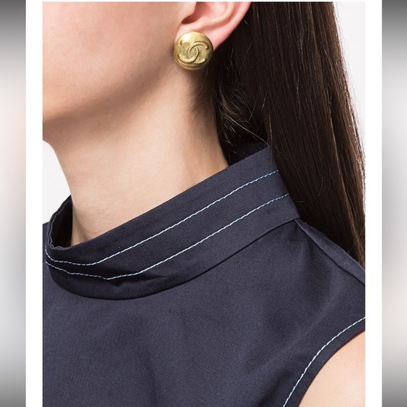 CHANEL Gold Iconic CC Logo Earrings - Picture 6 of 16